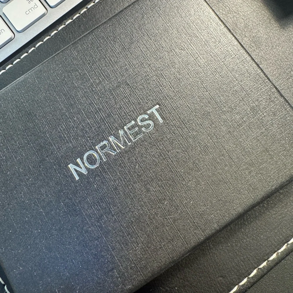 Black Airtag Wallet